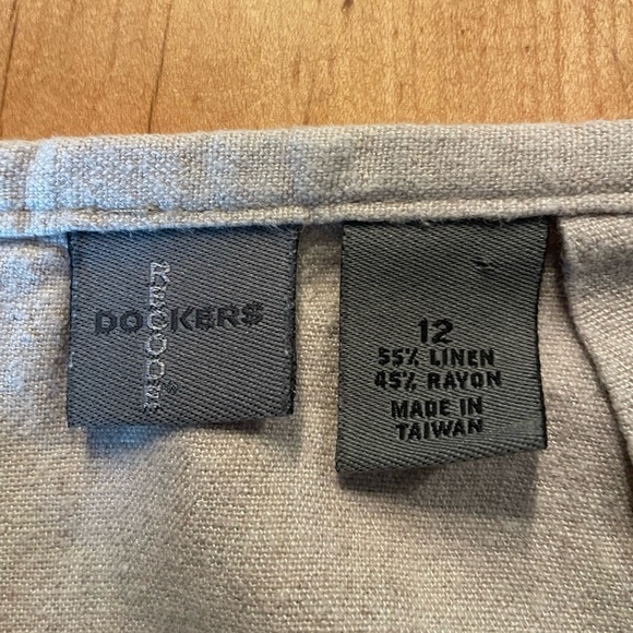 Dockers Recode Elegant Tan Women's Skirt knee length size 12 - Picture 4 of 7